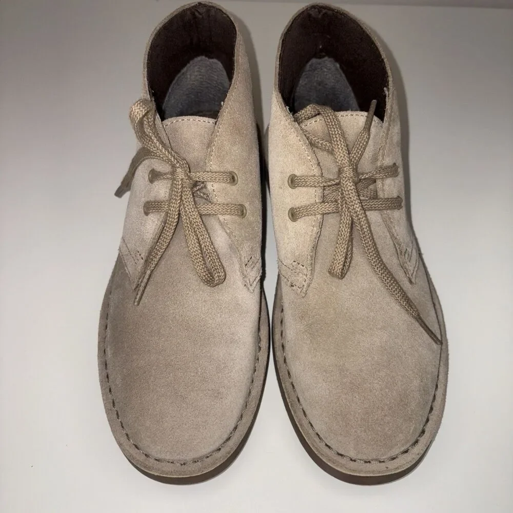 Clarks Collection Women's Acre Bridge Desert Boots Sand Suede Size 8 Med. U.S.
